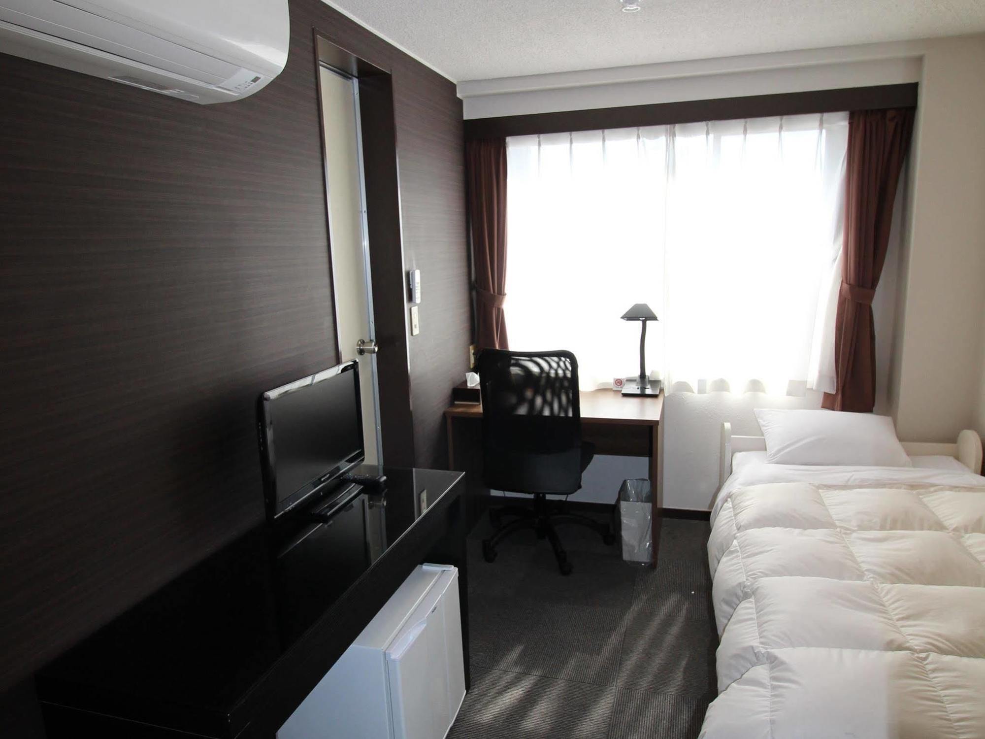 Hotel Chrysantheme Kyoto Buitenkant foto